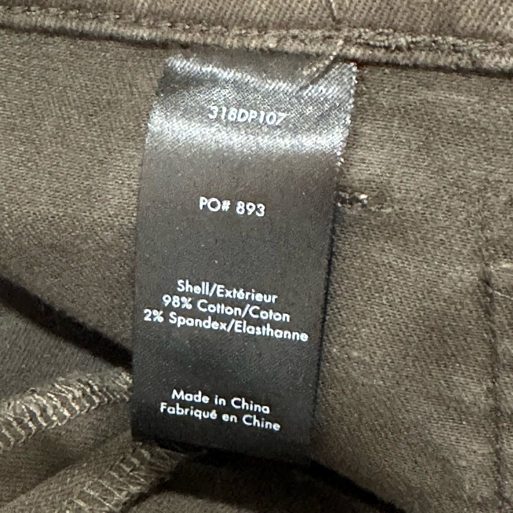 Elizabeth and James Carmine Cropped
Button Fly Wide Leg Jeans Size 26. C… - Picture 15 of 15